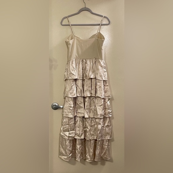 ENDLESS ROSE by ANTHROPOLOGIE Tiered Sweetheart Dress in Crème - Picture 6 of 11